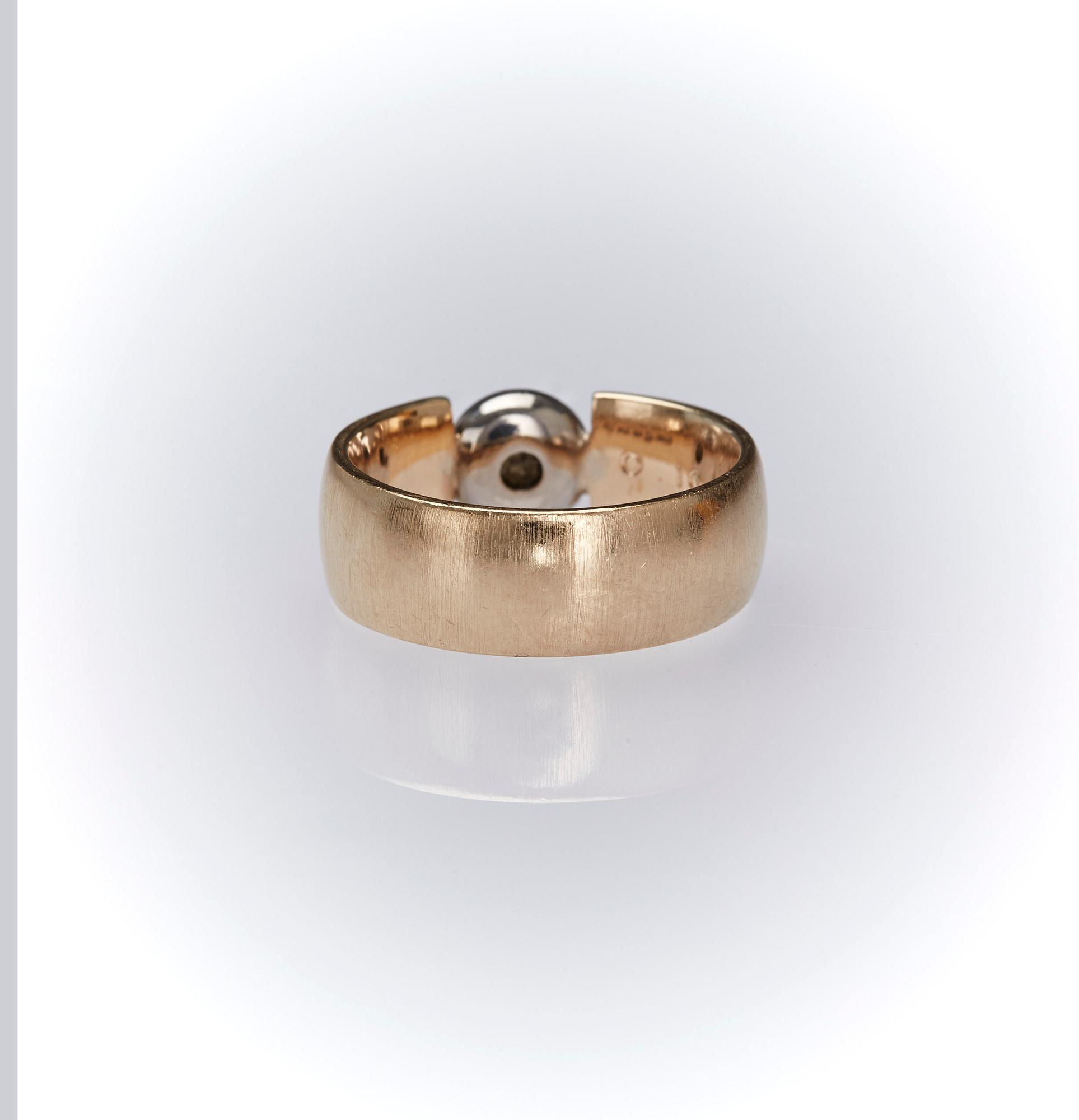 RING, 18K guld samt vitguld med briljantslipad diamant, ca 0.10 ct.