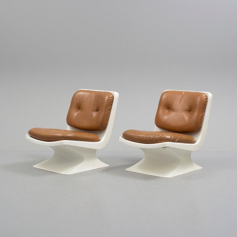 A pair of lounge chairs by Albert Jacob Toller, Grosfillex, France.