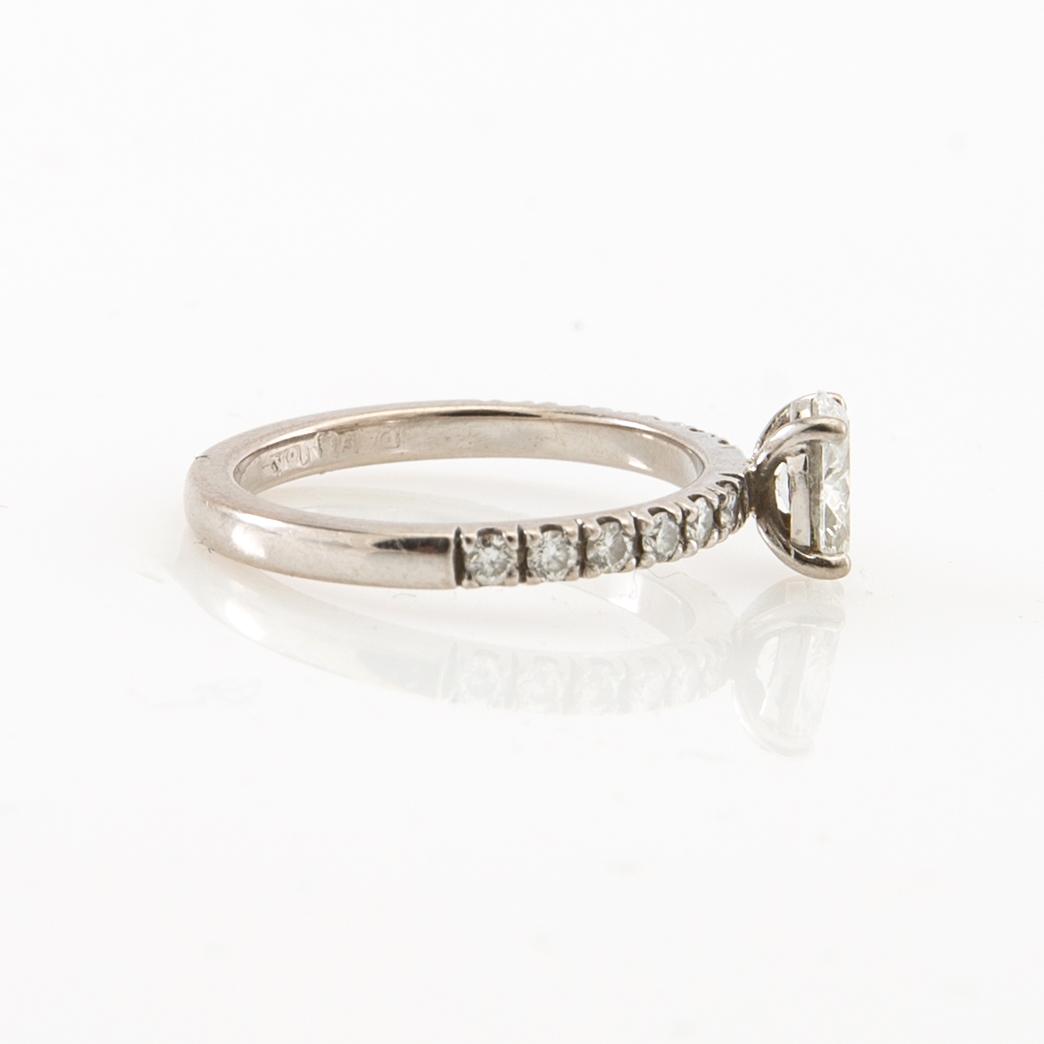 Ring, Patrik af Forselles, med ovalslipad diamant ca 0.57 ct.
