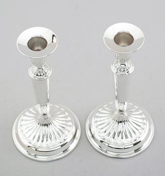 LJUSSTAKAR, 1 par, gustaviansk stil, Göteborg 1965.