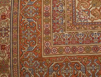 A CARPET, semi-antique/old Turkey, ca 326 x 220,5 cm.