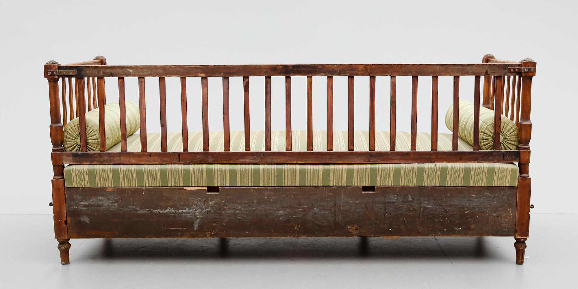 SOFFA, sengustaviansk, omkring år 1800.