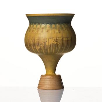 Wilhelm Kåge, a Farsta Spirea stoneware vase, Gustavsberg Studio 1957.