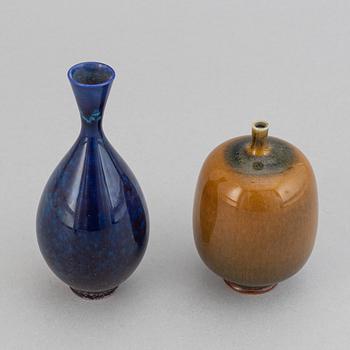 Berndt Friberg, two stoneware miniature vases and a bowl, Gustavsbergs studio, mid 20th Century.