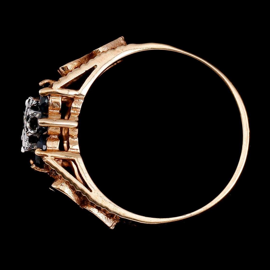RING, 9 k guld med blå safirer och mindre diamant. Total vikt ca 3 gram.
