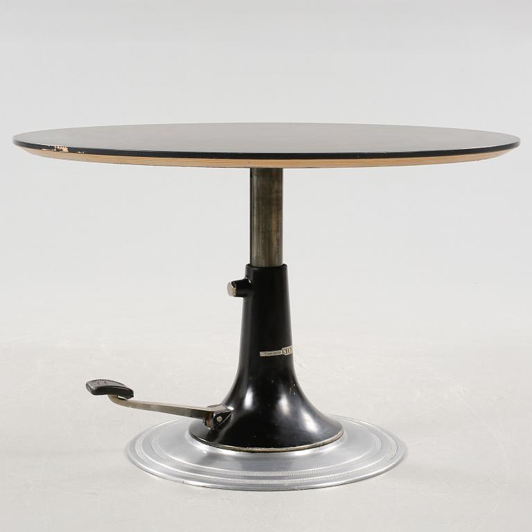 BORD, Nike, 1900-talets andra hälft.