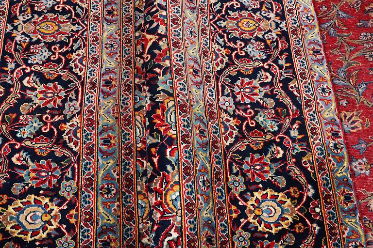 Matta, Keshan, ca 273 x 270 cm.