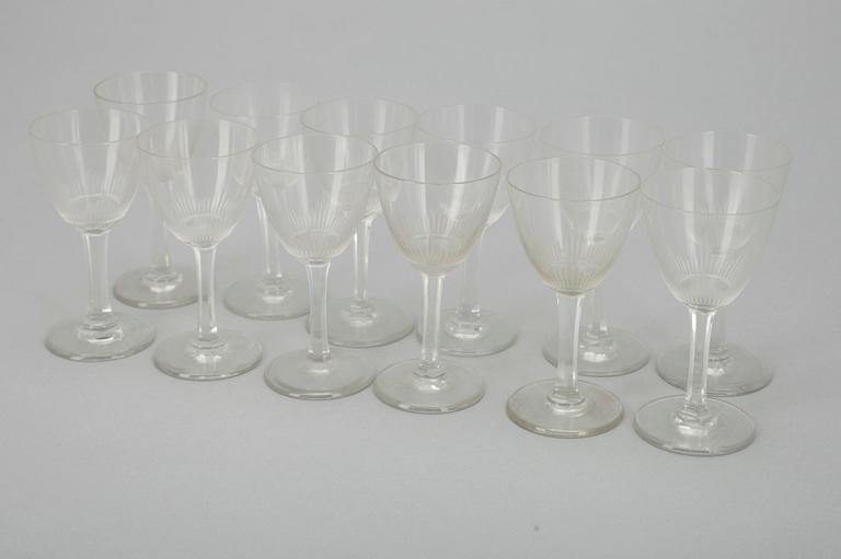 GLASSERVIS, ca 69 st, kristall,  "Marjatta", Iittala 1940-tal. samt COCKTAIL GLAS, 6 st, 1940-tal.