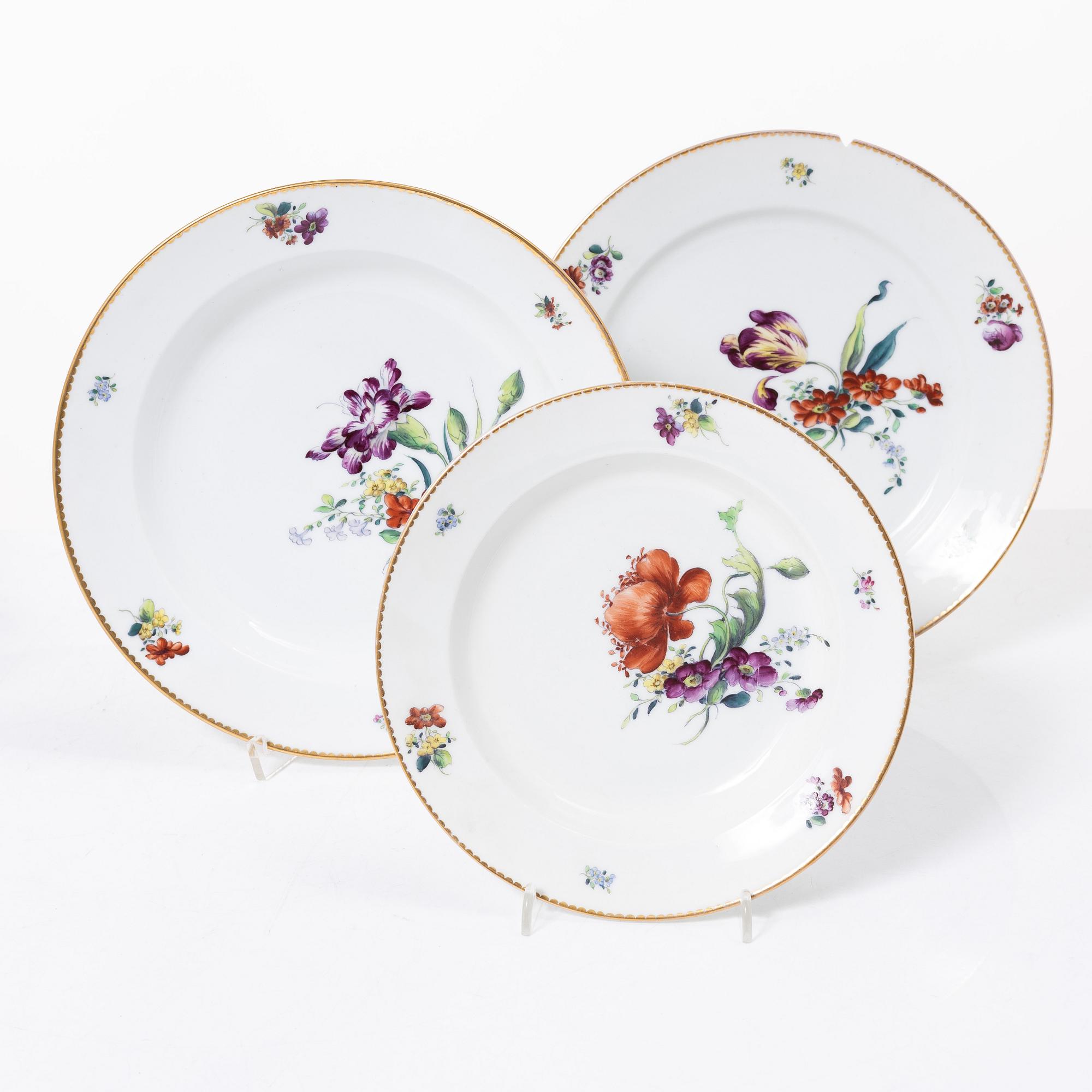 A Bing & Gröndahl part dinner service, Dnemanrk, circa 1900. (44 pieces).
