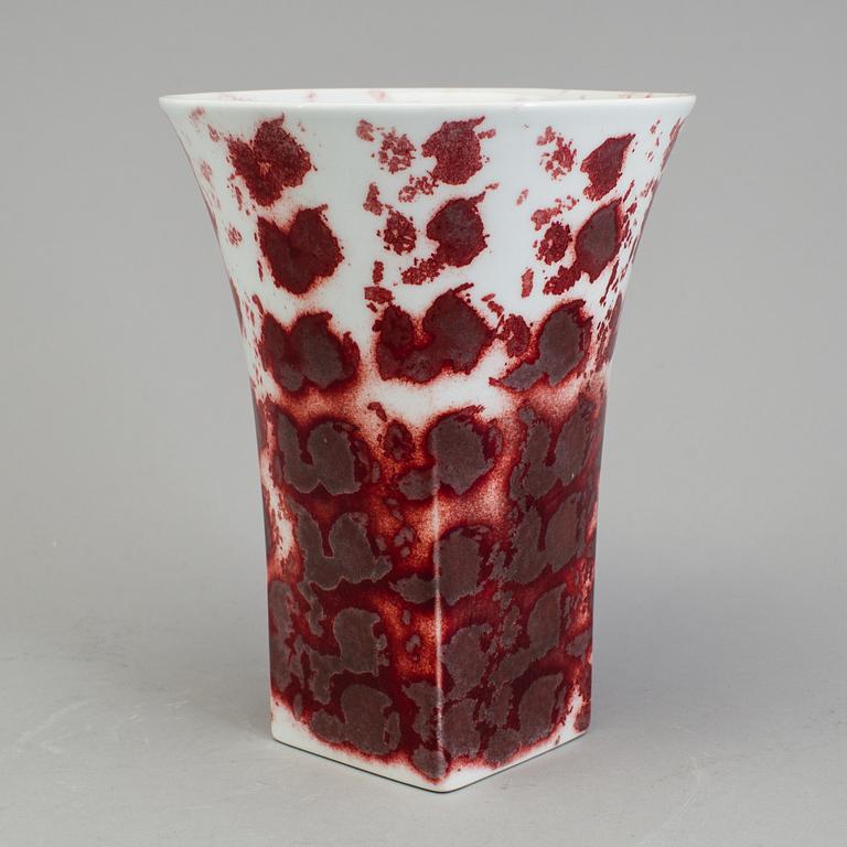 OIVA TOIKKA, a porcelain vase from Rörstrand.