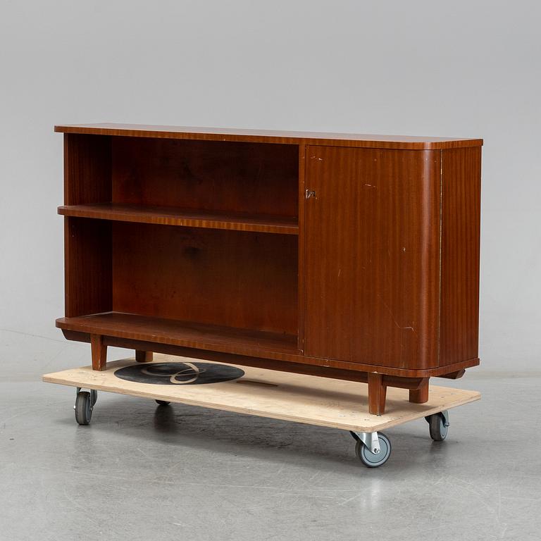 A mahogany veneered bookcase, 1940's/50's.