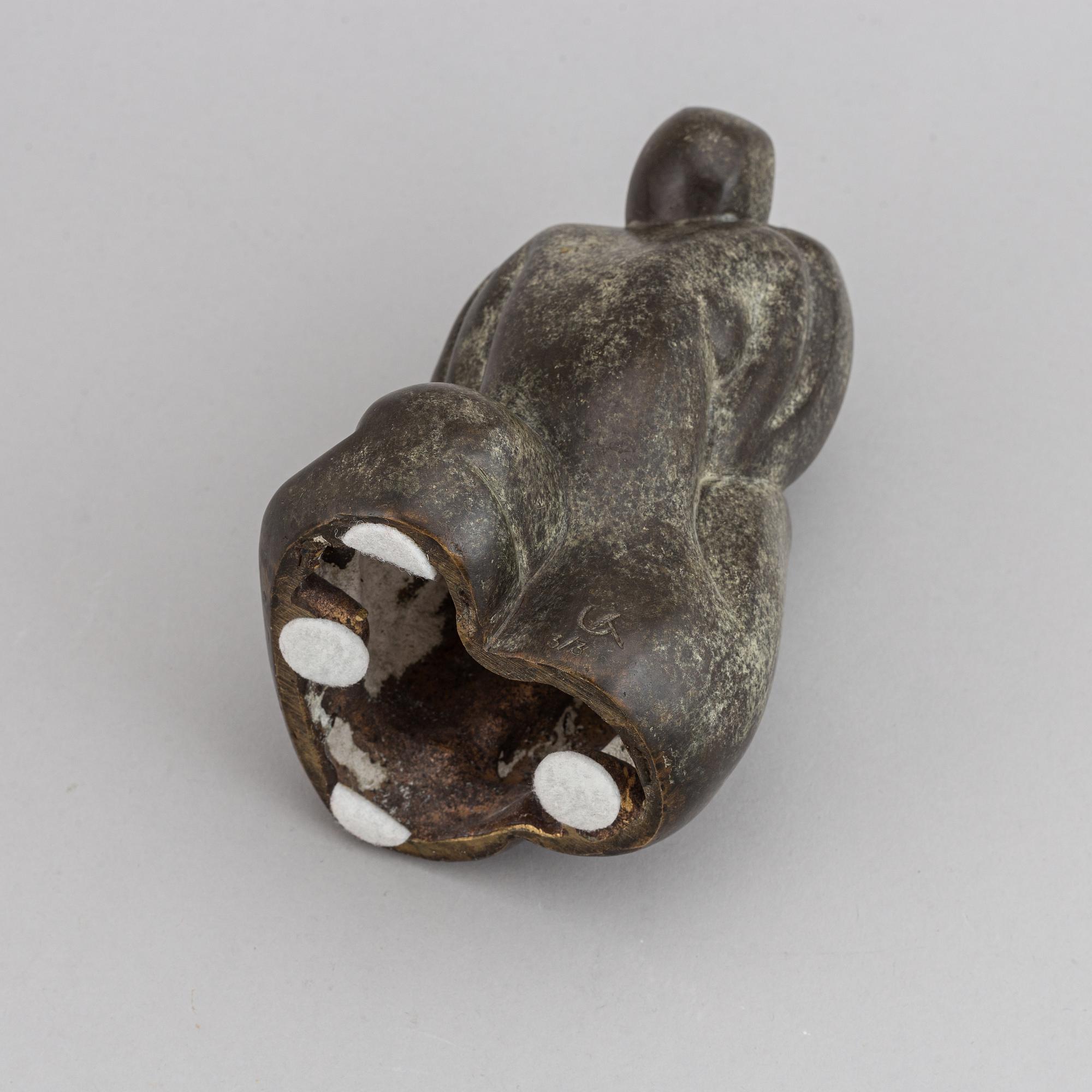 Unknown artist 20th Century. Sculpture.  Bronze. Signed with monogram CT. Ed 3/3.