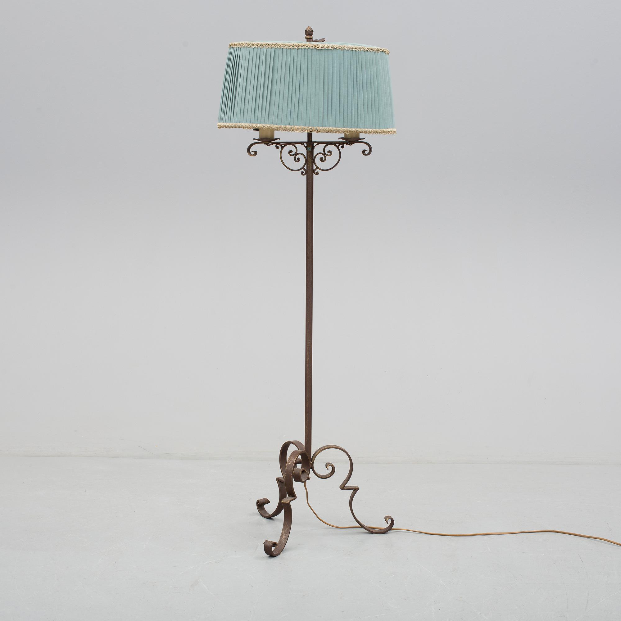 GOLVLAMPA, smidesjärn, 1900-tal.