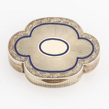 A silver and enamel pill box, mark of CG Hallberg, Stockholm 1907.