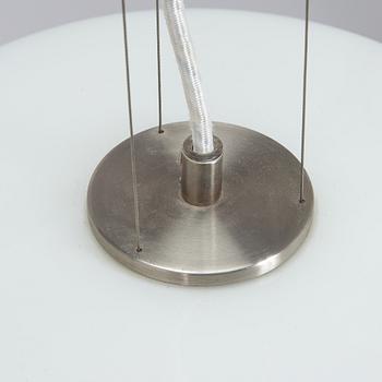Arne Jacobsen, kattovalaisin "Stelling pendant" Louis Poulsen Tanska, 2002.