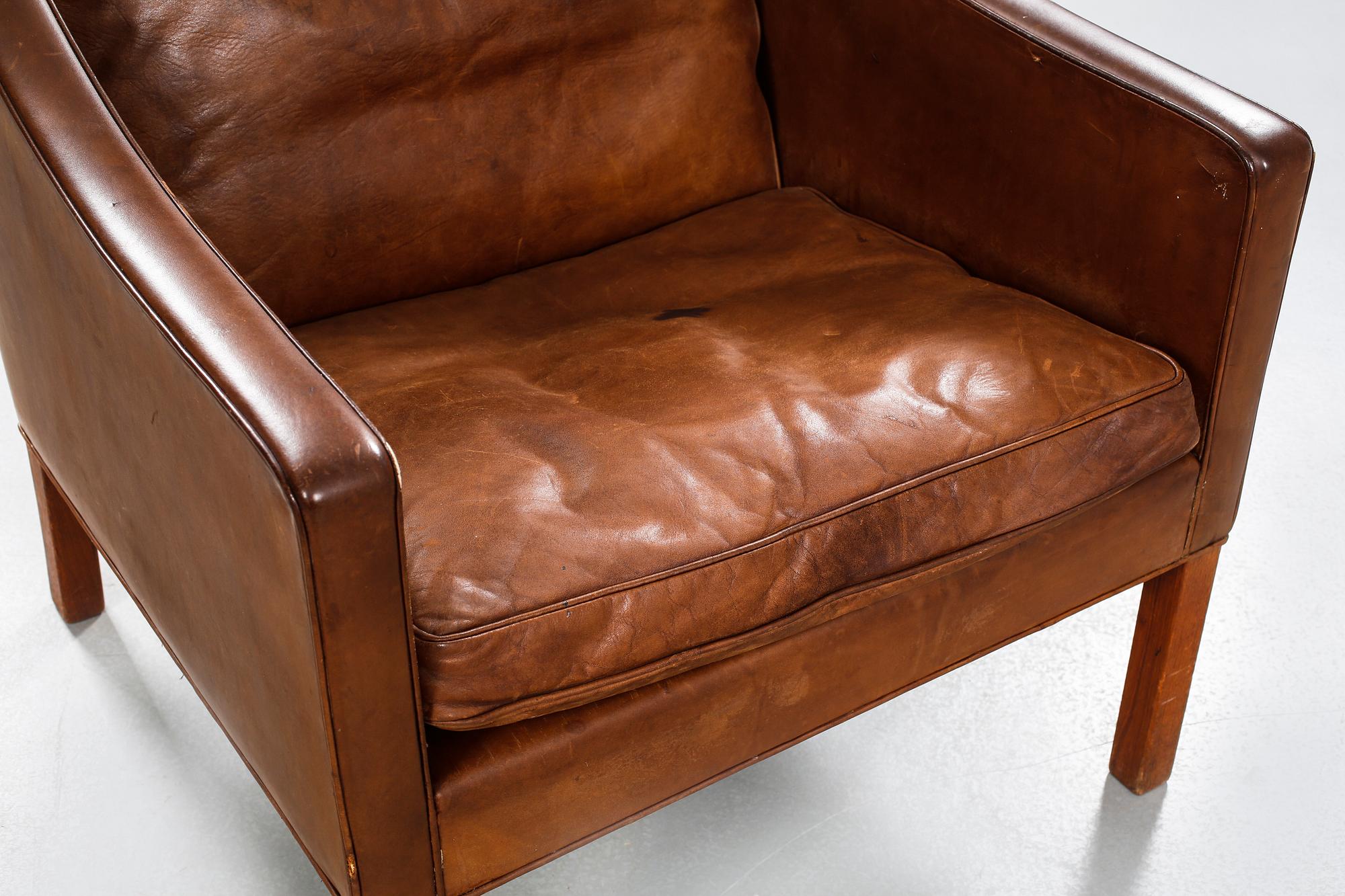 BØRGE MOGENSEN, fåtölj, modell 2207-22, 1900-talets fjärde kvartal.