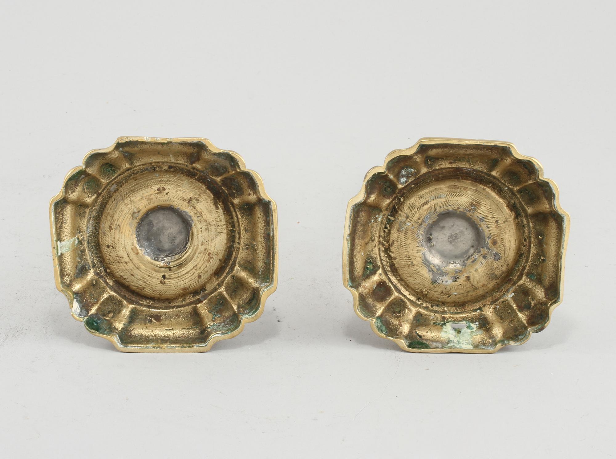 LJUSSTAKAR, ett par, senbarock, 1700-tal.