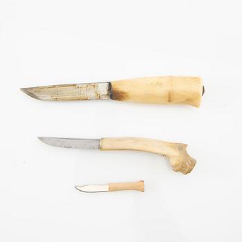 Half-horn knives 2 pcs., one so-called double knife, one dated 1927.