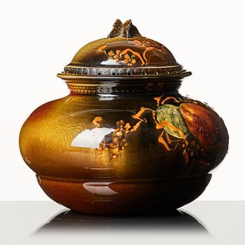 Rookwood pottery, a ceramic jar with cover, Cincinnati, USA 1888, model 326.