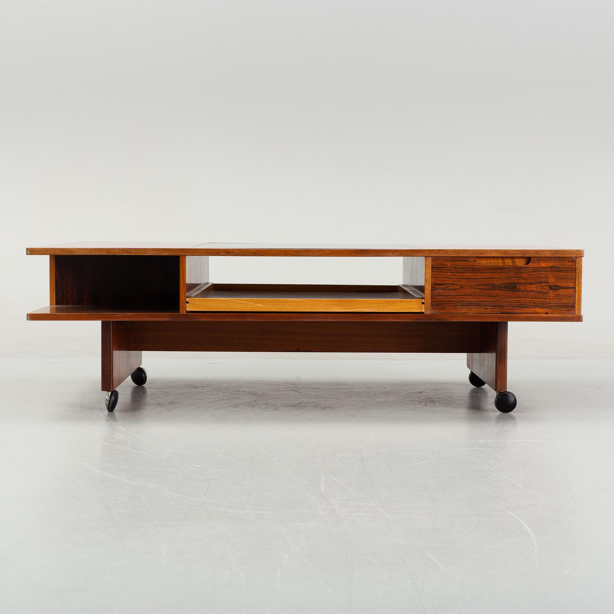 Torbjørn Afdal, a rosewodd veneered coffee table, Haug Snekkeri A/S, Bruksbo, Norway, 1960's/70's.