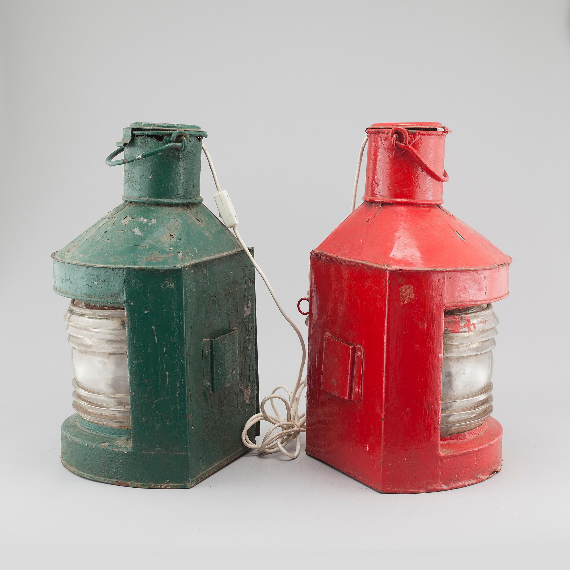 LANTERNOR, ett par, 1900-talets första hälft.