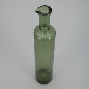 FLASKA, glas, signerad Nanny Still Riihimäen Lasi. Modellen formgiven 1959.