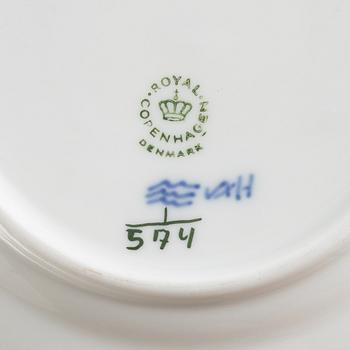 Kaffeservisdelar, porslin, 17 delar, "Musselmalet", Royal Copenhagen, Danmark.