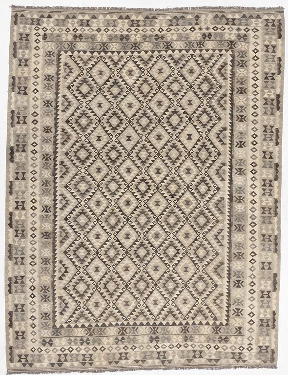 A Kilim carpet, circa 400 x 306 cm.