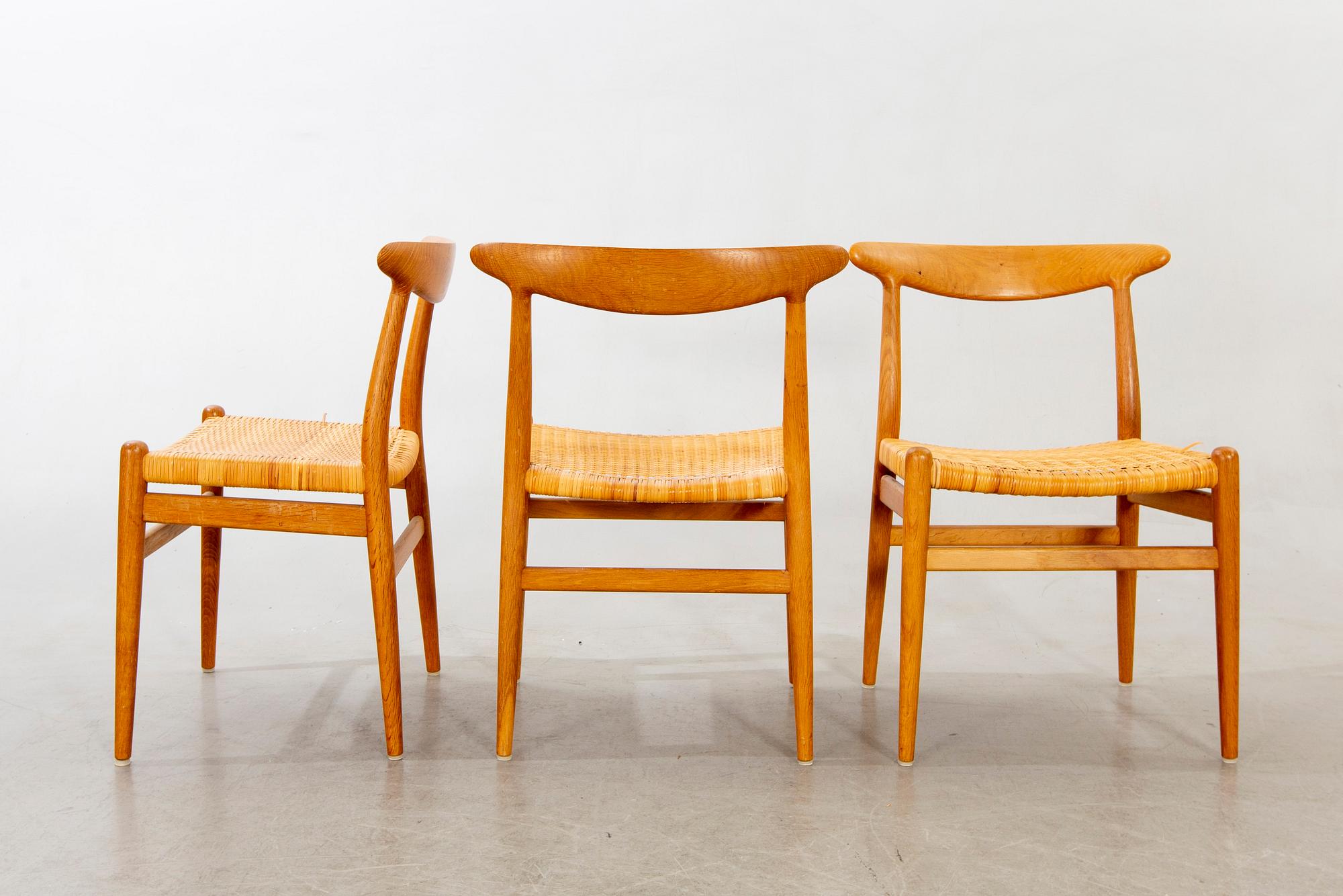 Four model 'W2' oak chairs by Hans Wegner for C.M. Madsen, Denmark, designed 1953.