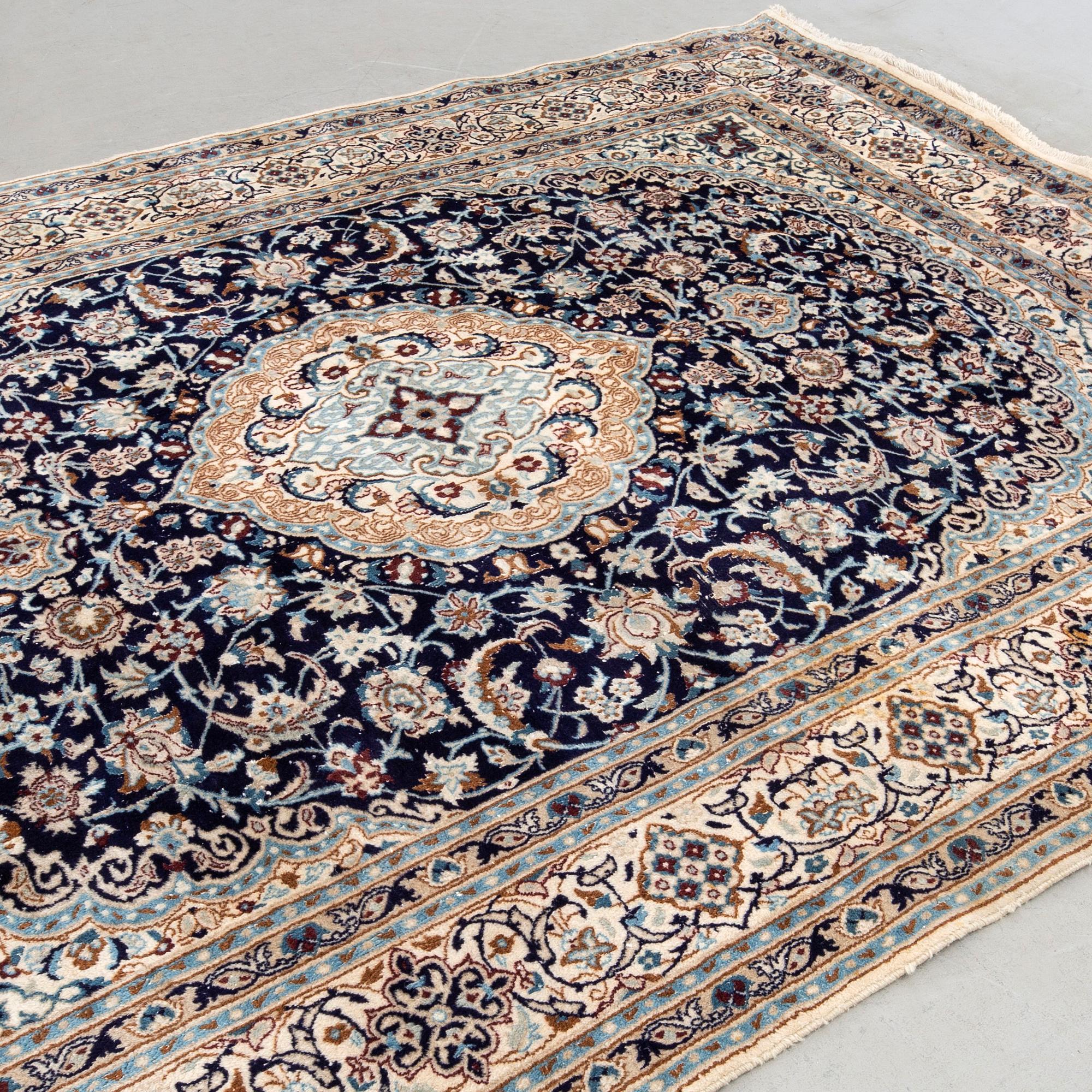 Carpet, Nain, 345 x 246 cm.