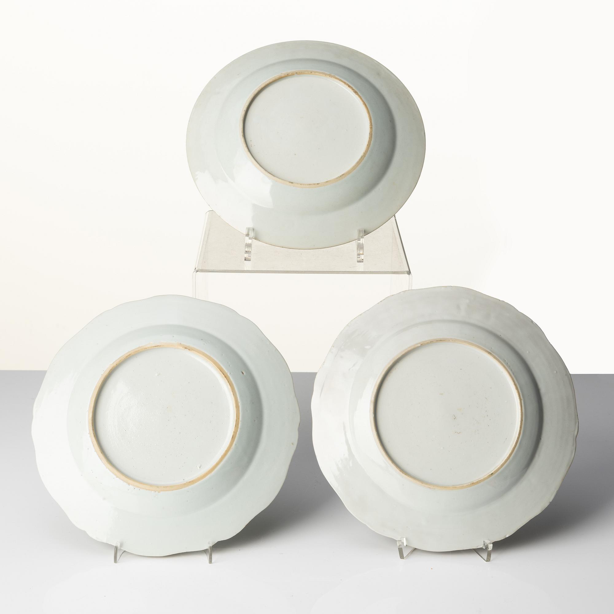 Tallrikar, nio stycken, kompaniporslin. Qingdynastin, Qianlong (1736-95).