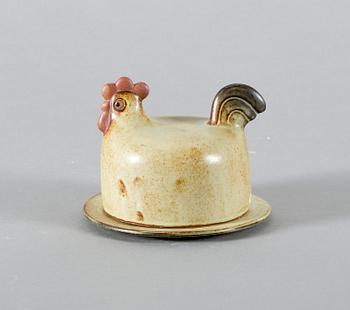 SMÖRHÖNA, 2 delar, Lisa Larson,  etikettmärkt. 1900-talets andra hälft.