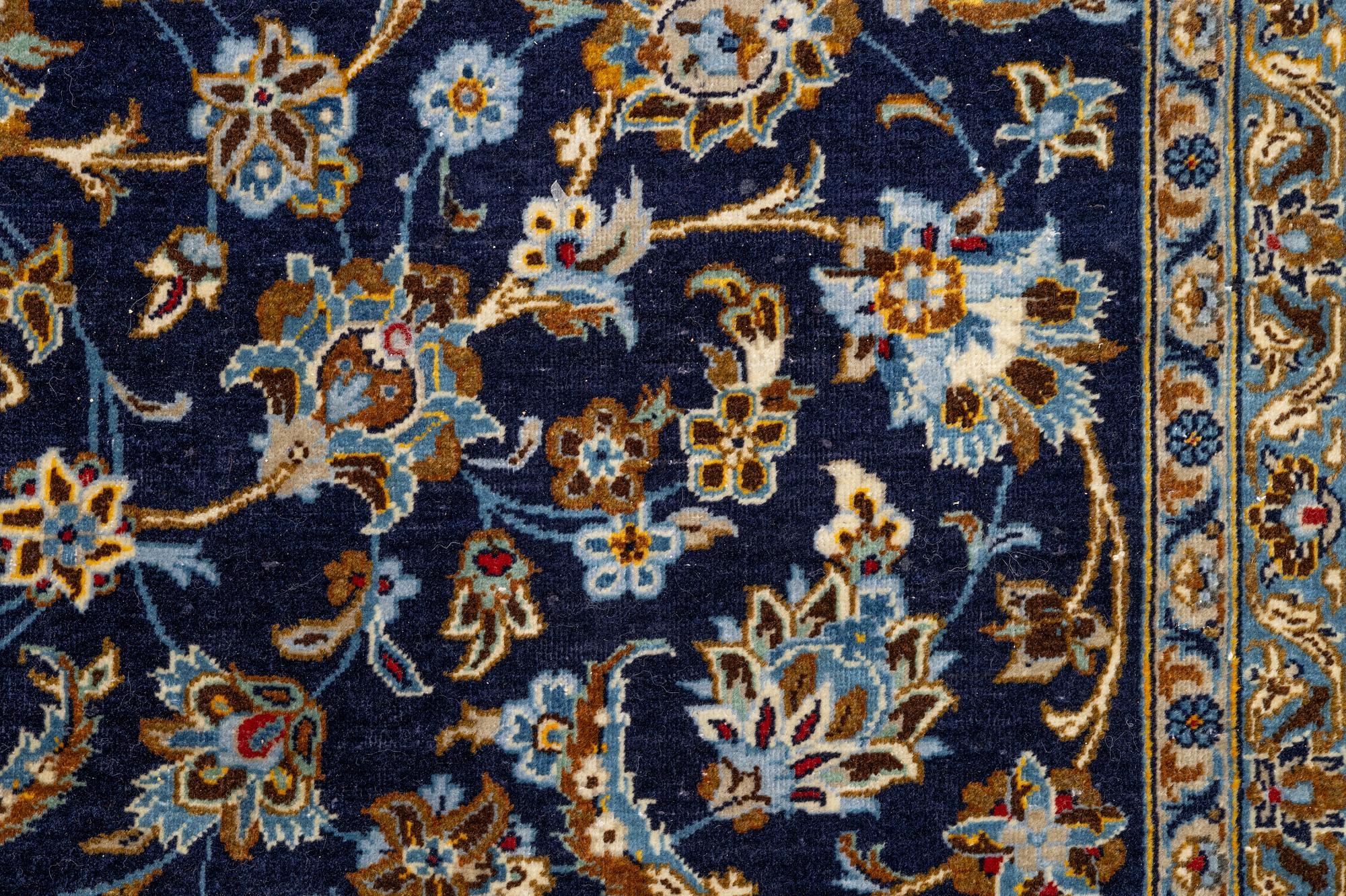 Carpet, oriental, approx. 390 x 285 cm.