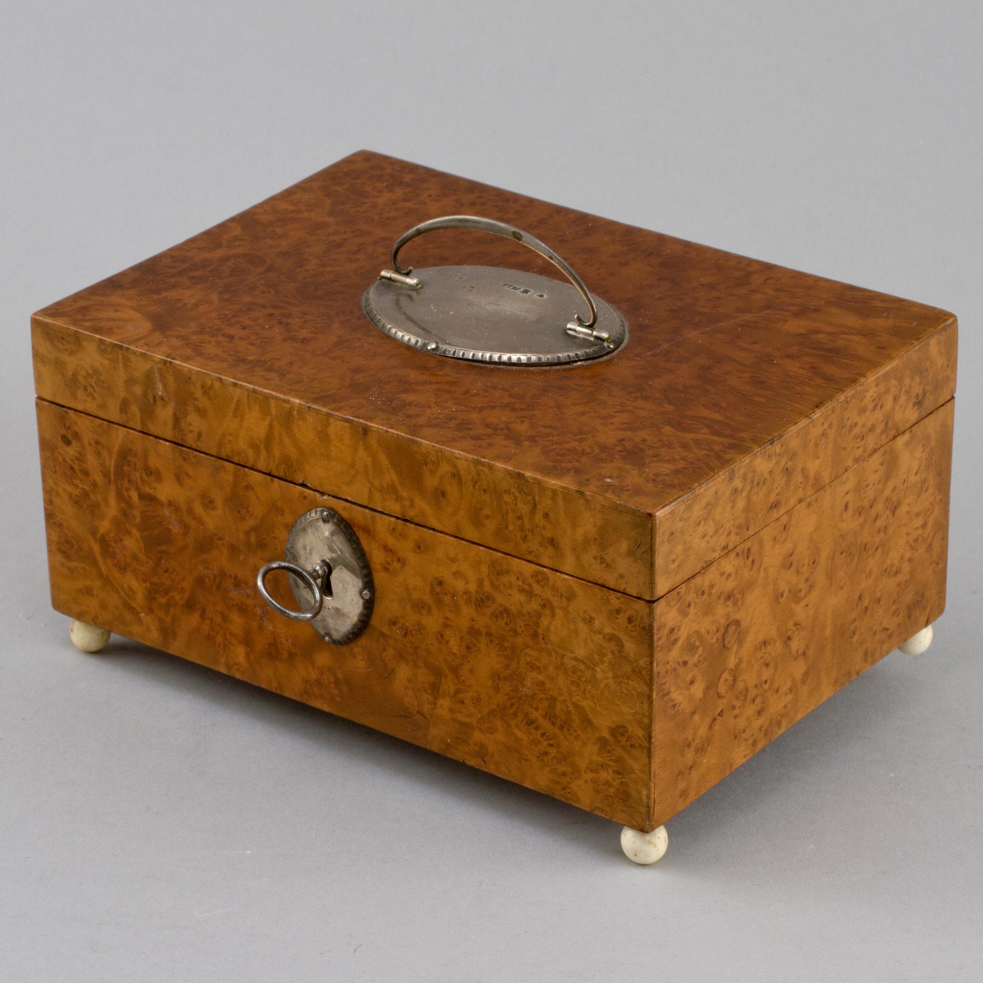 SKRIN, alrot med plakett i silver av Carl Fredrik Sesman, Arboga, sekelskiftet 1700/1800.