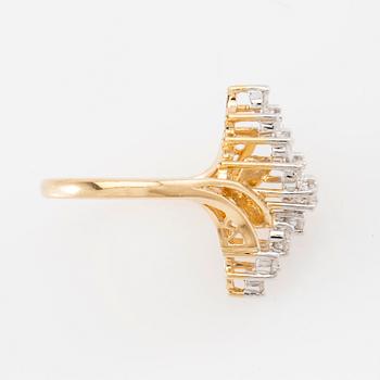 Ring in 14K white and rose gold with diamonds approx. 0.96 ct.