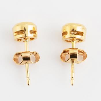 Brilliant cut diamond earrings, total ca 0,50 ct.