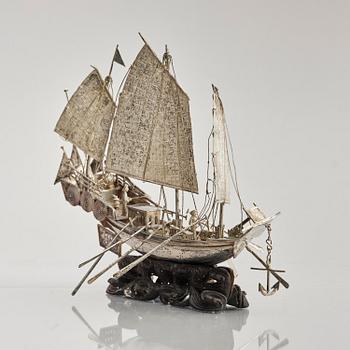 Two Chinese silver models of djunks, Shanghai, around 1900.