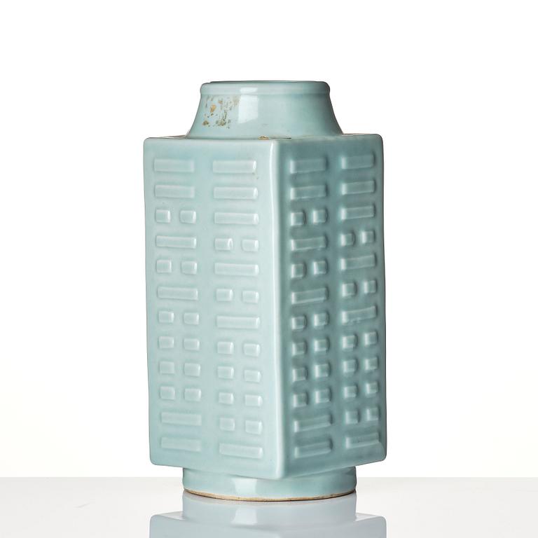 A celadon glazed cong vase with 'Eight Trigrams' decoration, Qing dynasty, Guangxu mark and period (1875-1908).