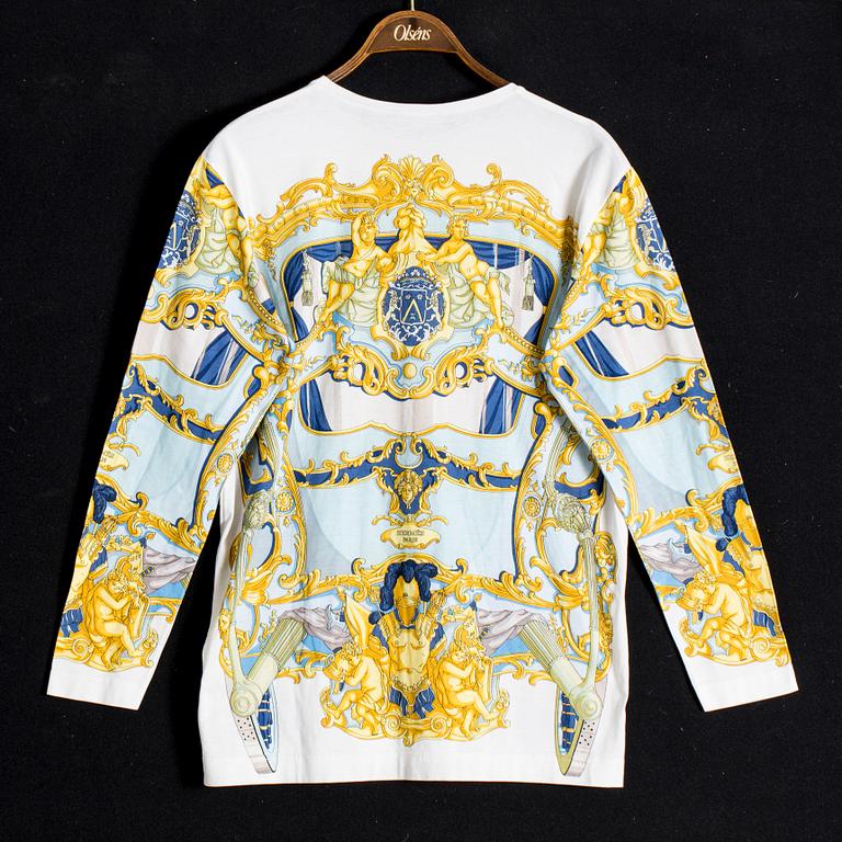 TOP, Hermès.
