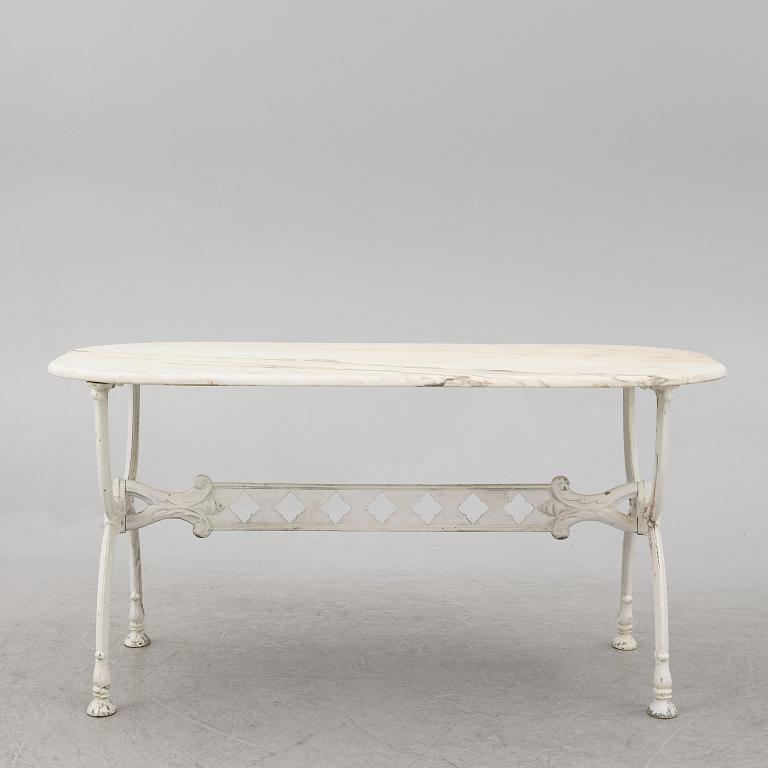 A garden sofa, a table and a pair of chairs, Byarums bruk.