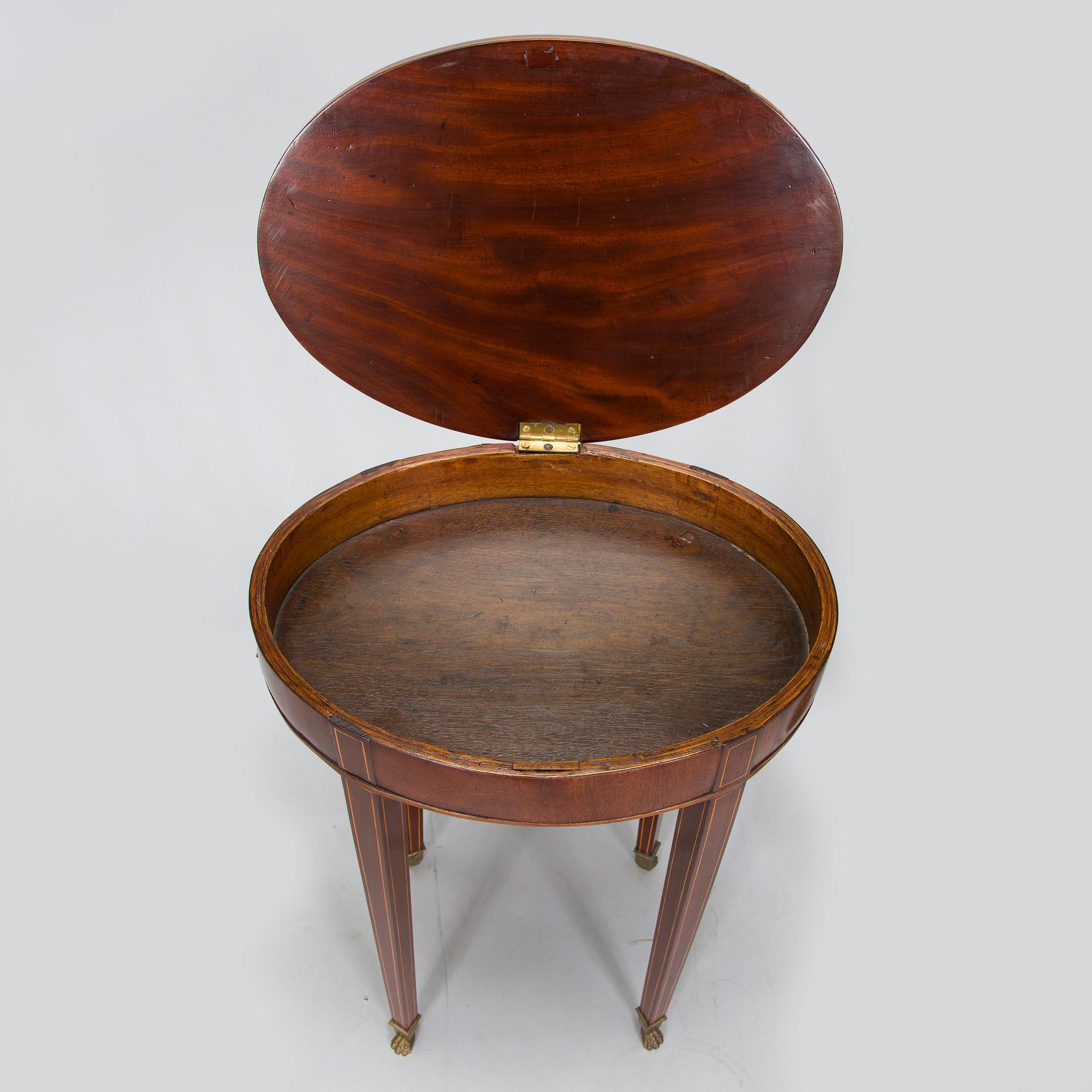 Sidobord, 1800-talets första hälft.