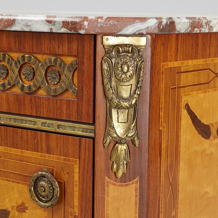 Chest of drawers, Gustavian style, mid-20th century.