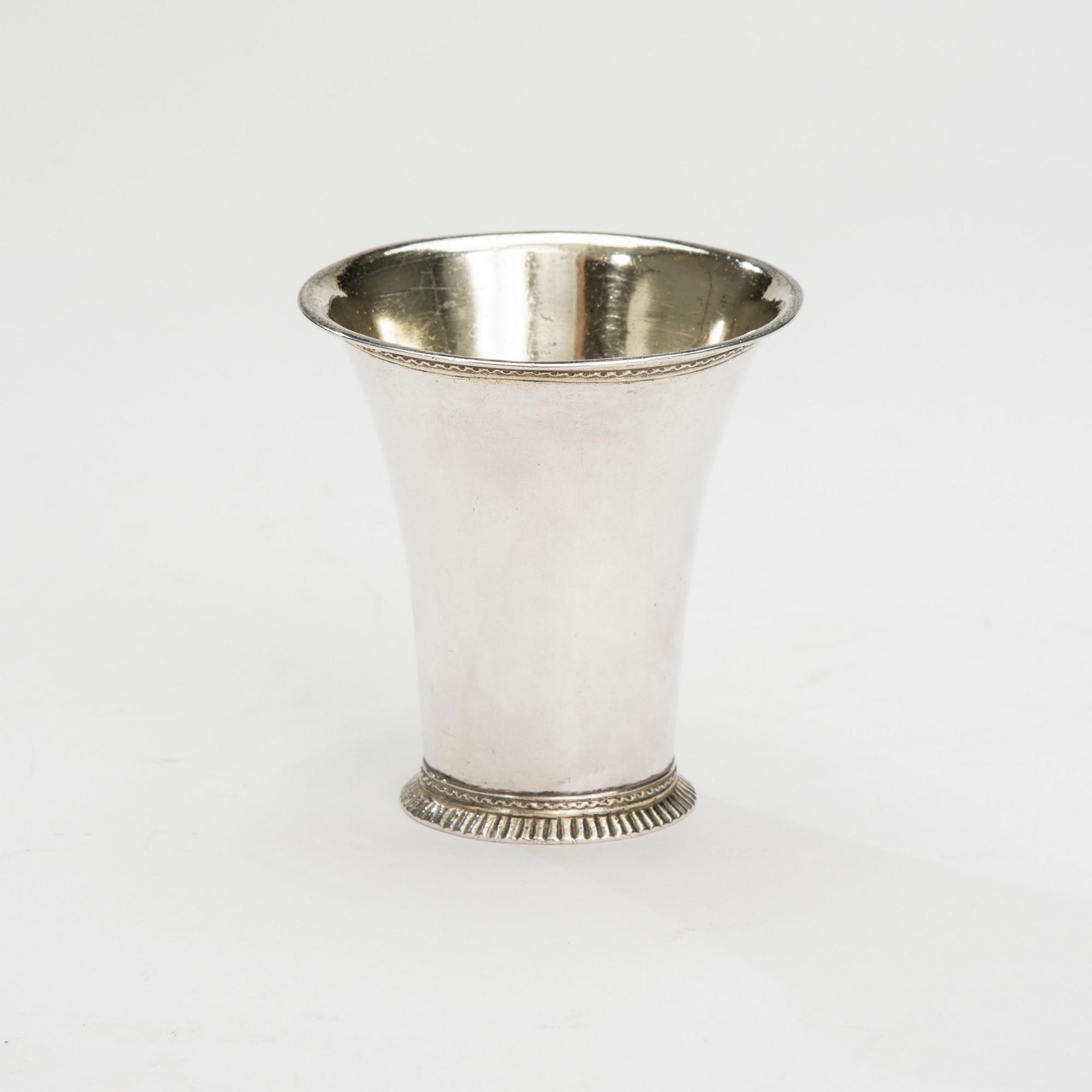 BÄGARE, silver, stämplad BTV, Berthil Thorwijk (1770-1823) Nystad, Finland. Vikt 53 g.