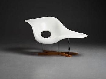 Charles & Ray Eames, "La Chaise",  Vitra 2012.