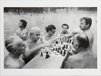 Peter de Ru, "Schack i Széchenyi Baths, Budapest, Ungern, 1982".