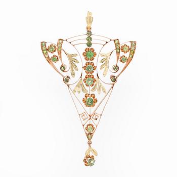 Pendant, faceted demantoids, 14K gold, Moscow, early 20th century.