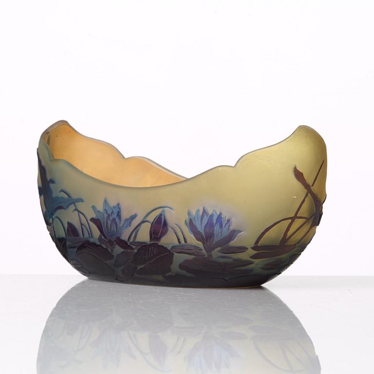 Emile Gallé, an Art Nouveau cameo glass bowl, Nancy, France.