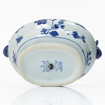 Tureen with lid and platter, porcelain, "Clove", IKEA's 18th-century series, 1990s.