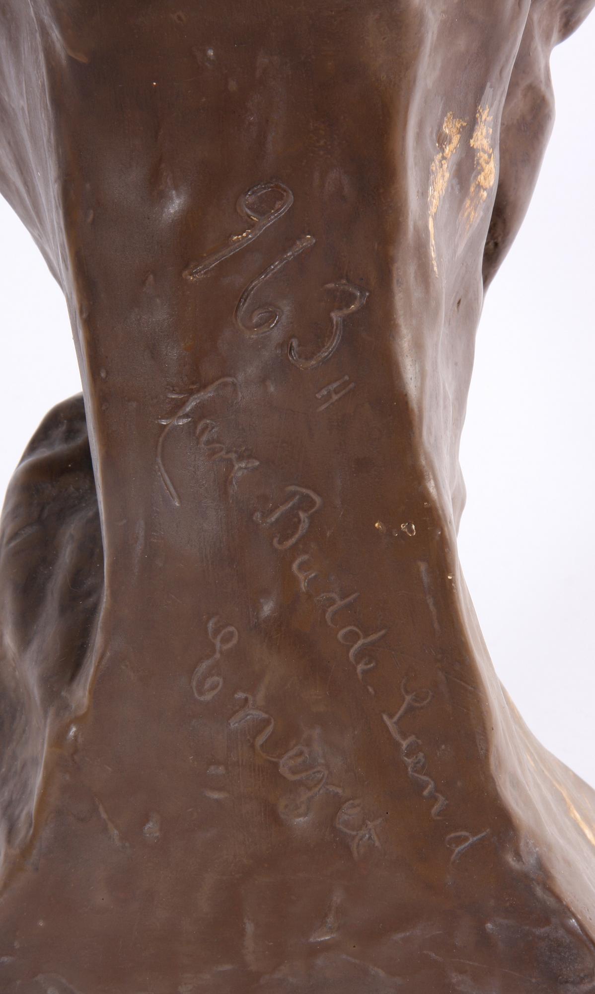 PORTRÄTTBYST, konstmassa, sign Carl Budde-Land.