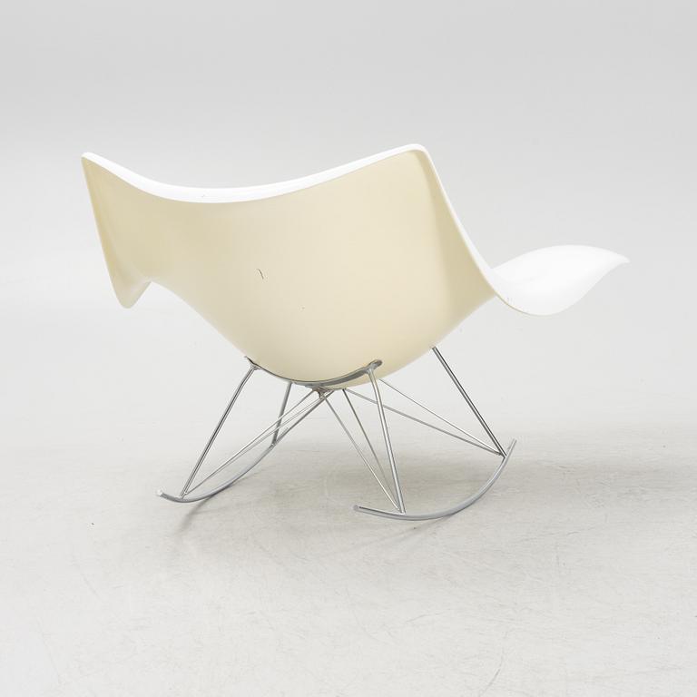 Thomas Pedersen, gungstol, 'Stingray', Fredericia Furniture, modellen formgiven 2002.
